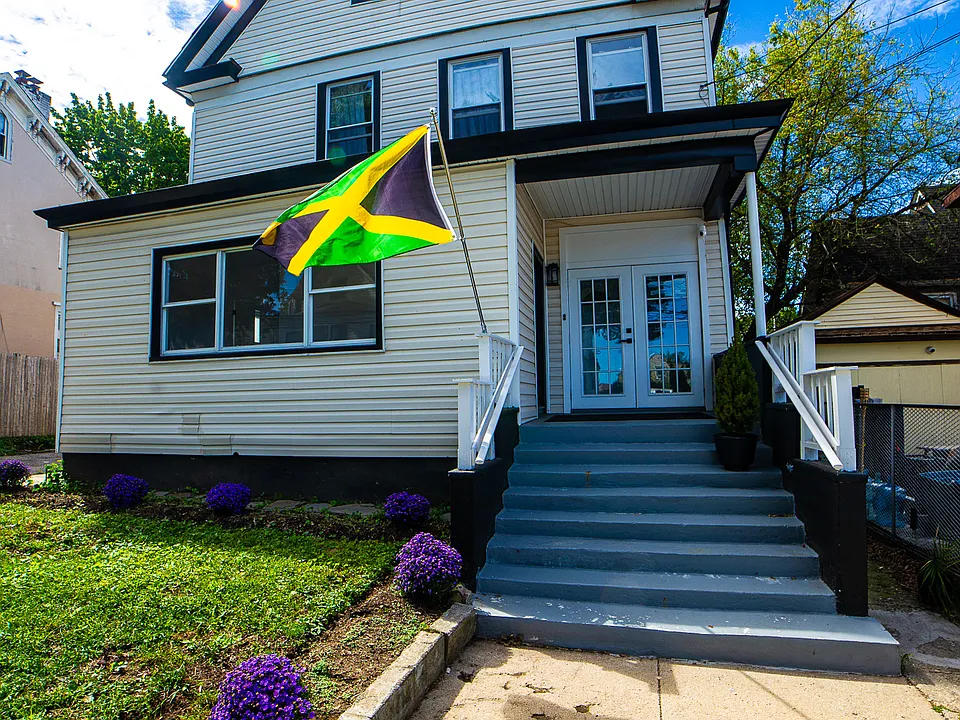 10 S 14th Ave #3