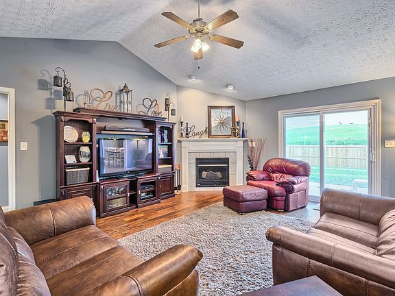 3rd image of 4130 Nina Dr