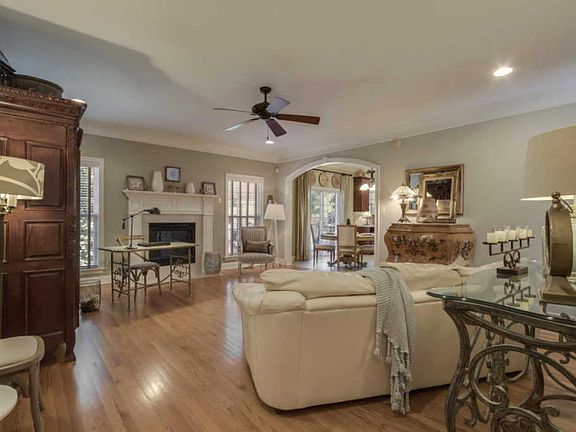 4th image of 12654 Providence Glen Ln