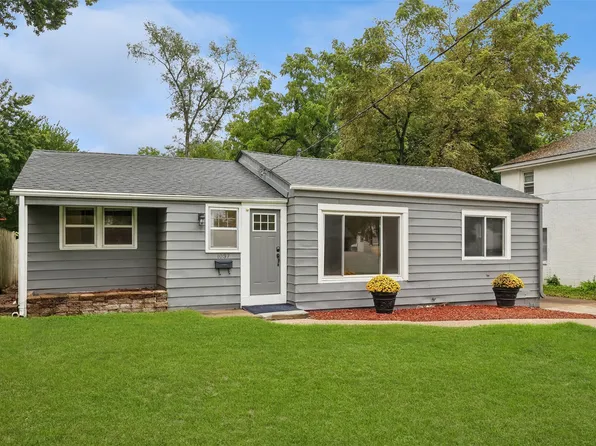 1037 65th St, Windsor Heights, IA 50324