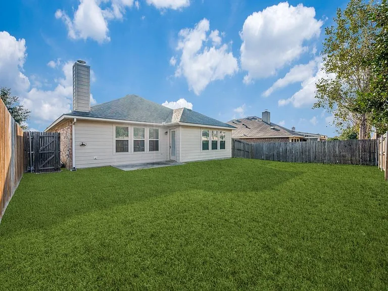 3605 Chapel Hill Ln #3605 — Photo 5