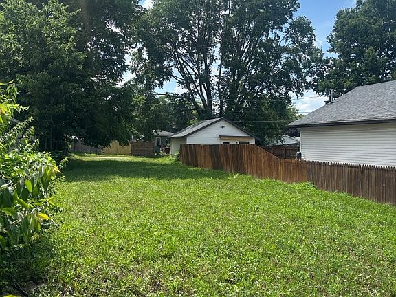 3rd image of 2138 Gent Ave