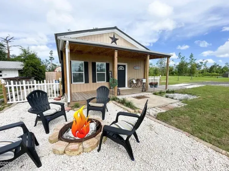 5338 Stewart Dr — Photo 2
