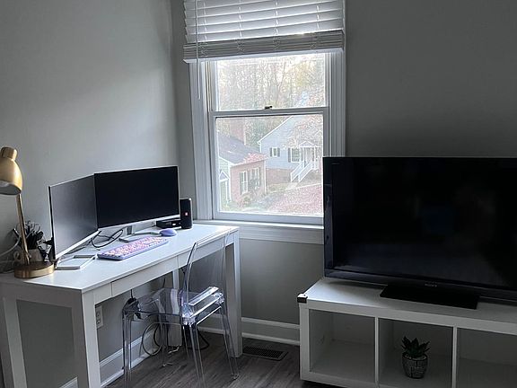 5th image of 303 Dansk Ct