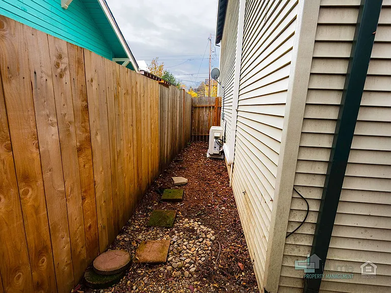 5215 SE Pardee St — Photo 34