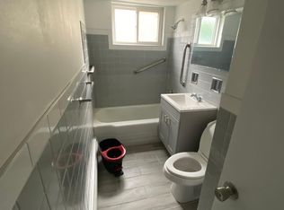 2123 Howard St APT 2H, Evanston, IL 60202