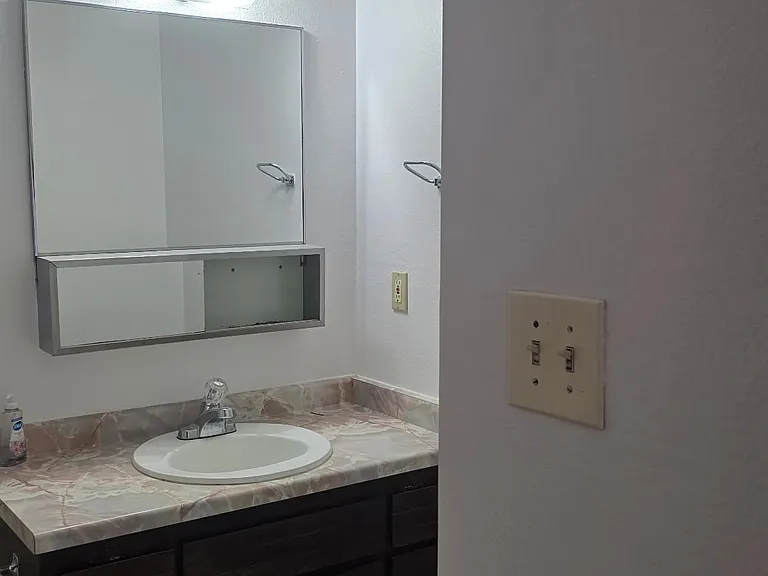 404 Rainbow Ct SE #A — Photo 9