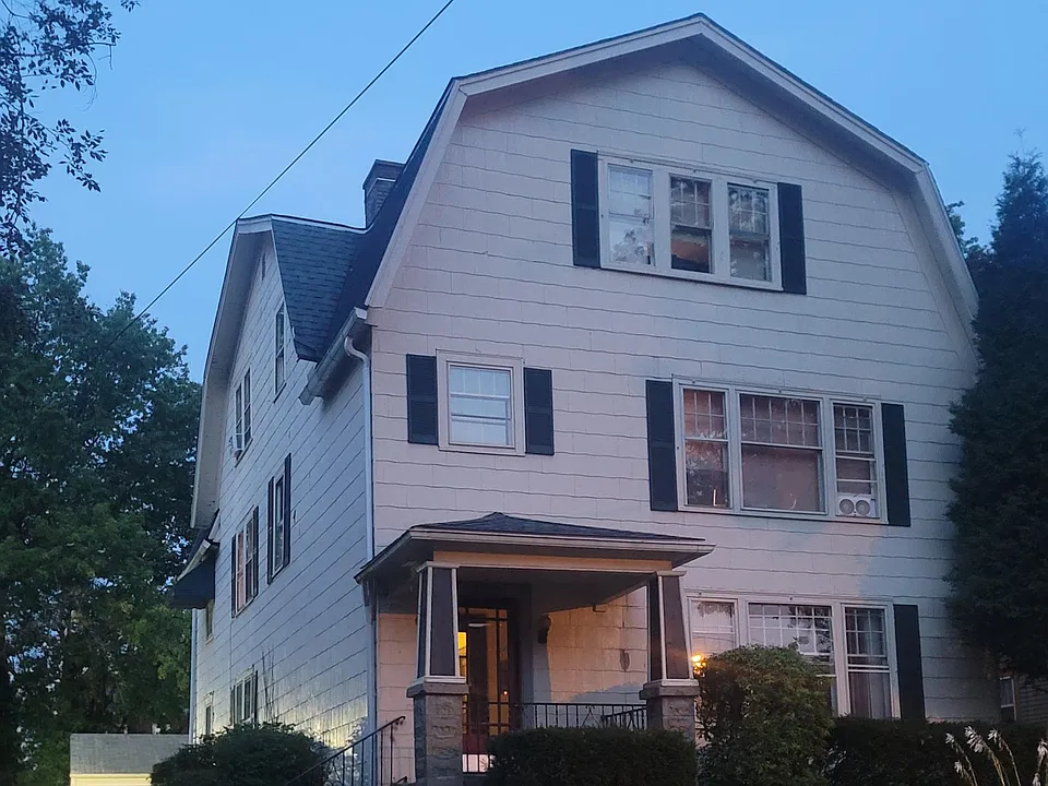 109 N Rose Blvd #2