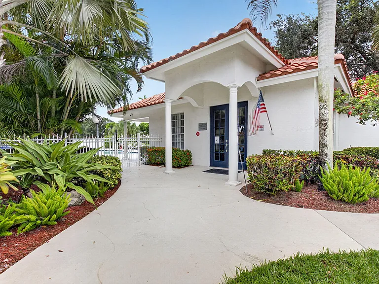 5225 Brookview Dr — Photo 87
