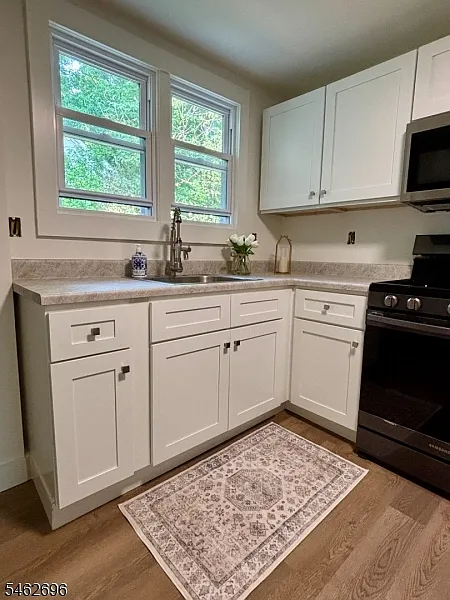 3 bed, 1.0 bath, $2,750 — Photo 2