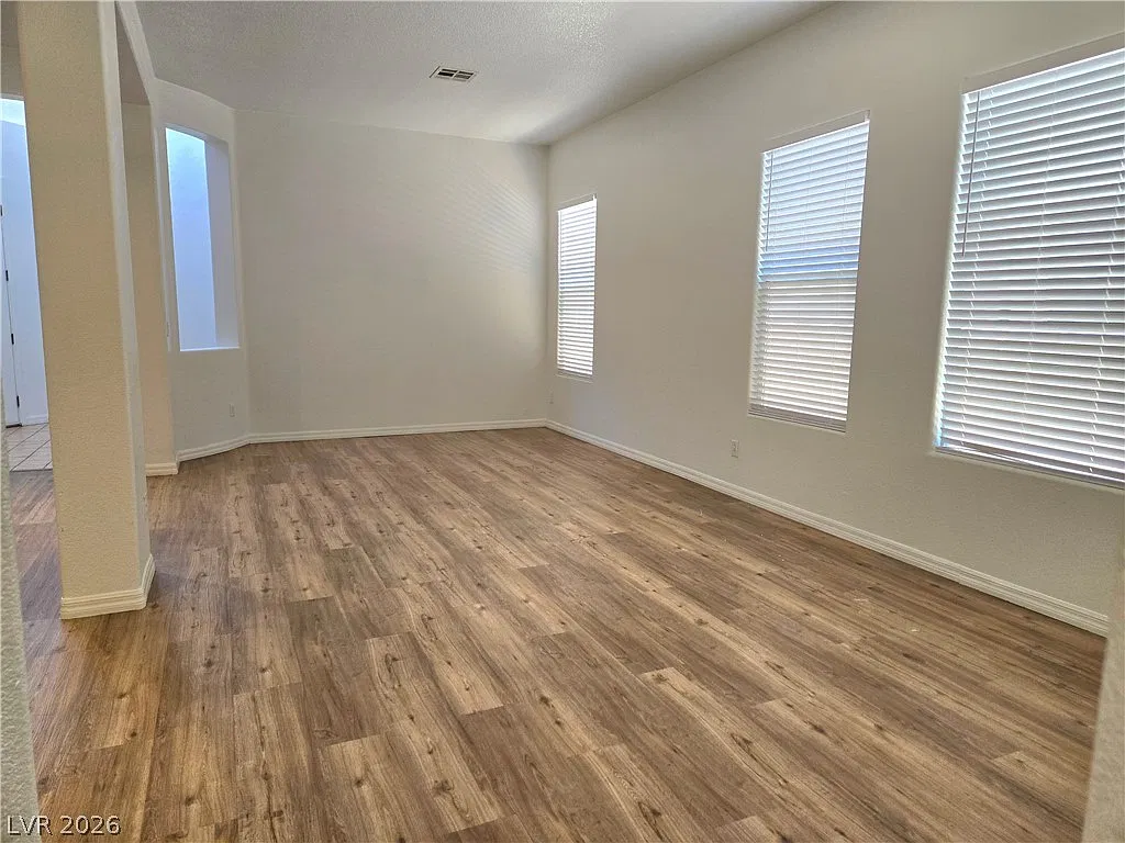 3 bed, 2.5 bath, 2829 sqft, $2,775 — Photo 4