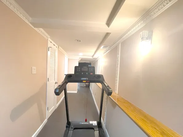 2963 Voorhies Avenue image 44 of 53