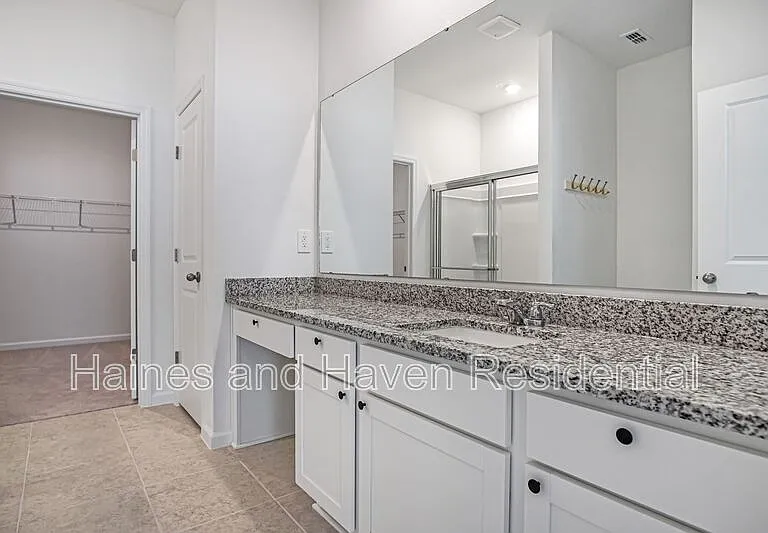 3008 Daffodil Dr — Photo 16