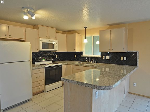 2nd image of 17307 NE 6th St