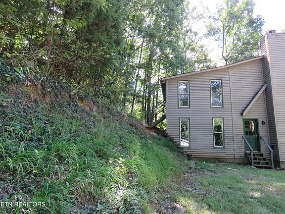 3rd image of 245 Eagle Ridge Dr