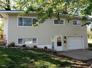 411 W 10th St, Ottawa, KS 66067