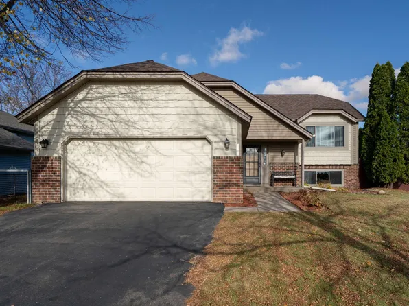 1639 Helena Rd N, Oakdale, MN 55128
