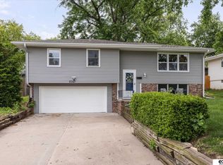 5041 S 93rd St, Omaha, NE 68127