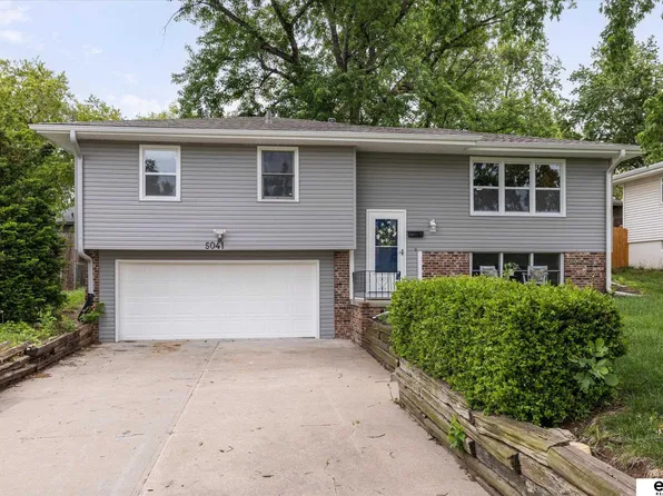 5041 S 93rd St, Omaha, NE 68127