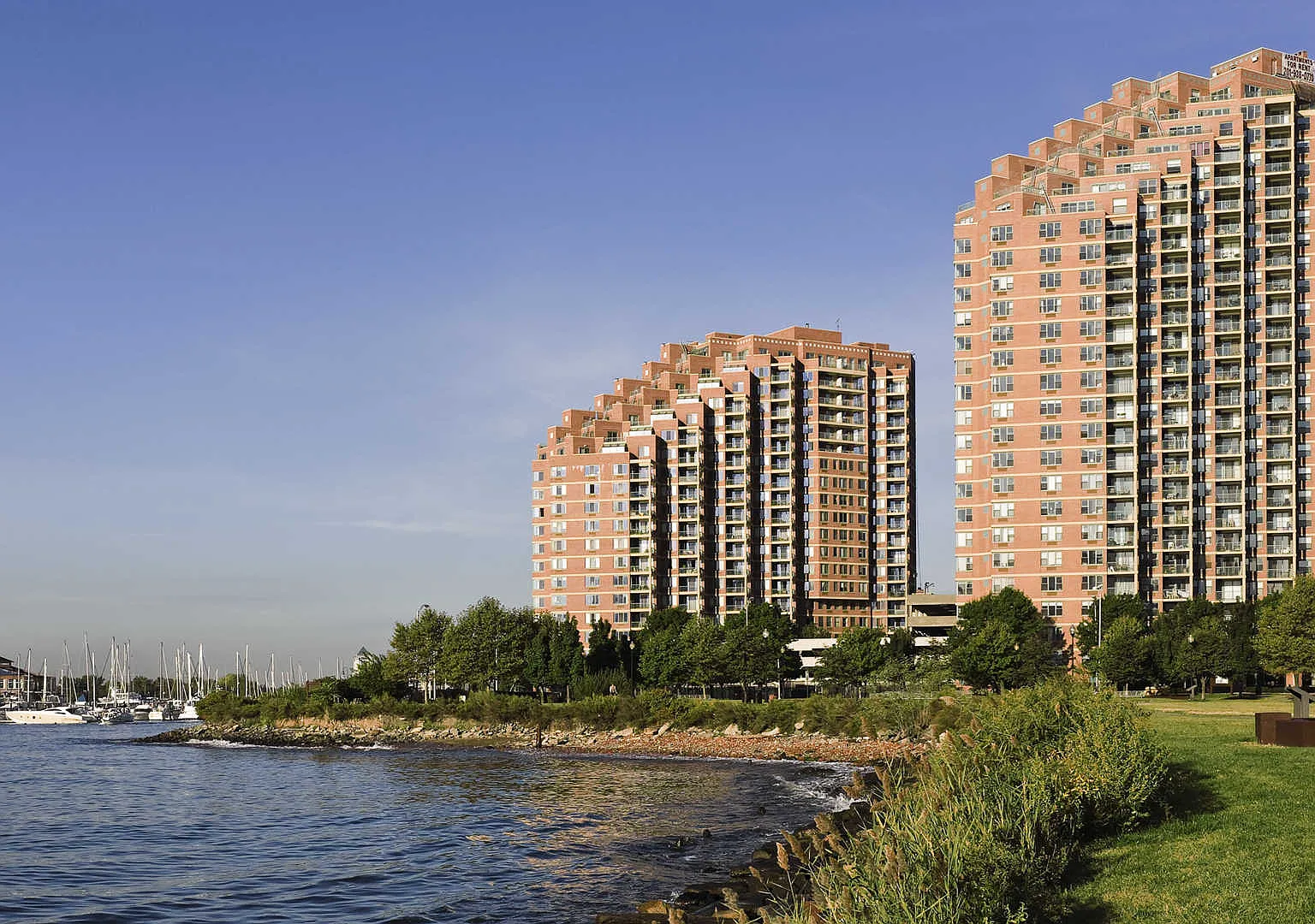 Portside Towers — Photo 3