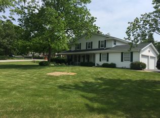 5630 S Lochleven Ln, New Berlin, WI 53146