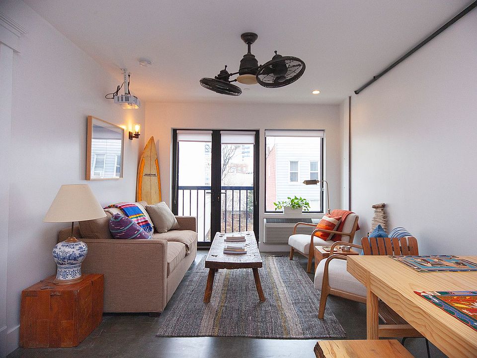 1st image of 149 Wythe Ave #202