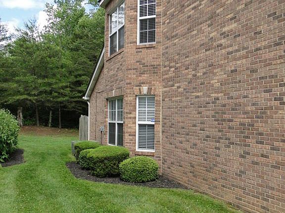 5th image of 7022 La Christa Way