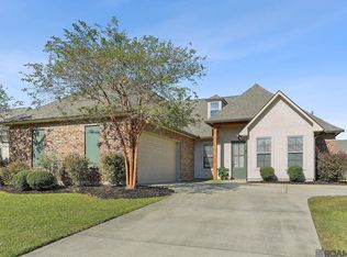 40414 Champagne Ave, Prairieville, LA 70769