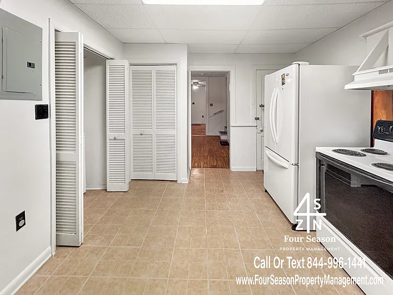 338 S Locust St — Photo 11