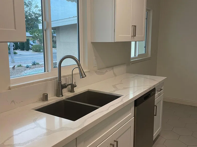 1611 W Hill Ave — Photo 6