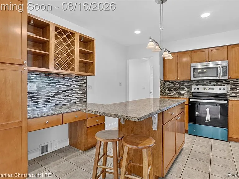 2834 Rossmoor Cir — Photo 9