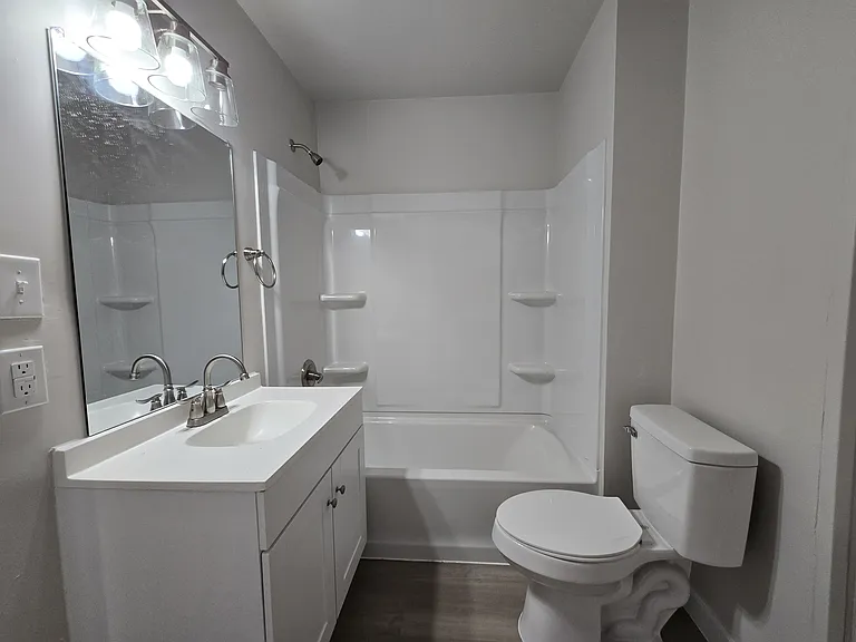 259 Wells St — Photo 14