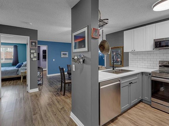 3rd image of 1915 26th St SW #202