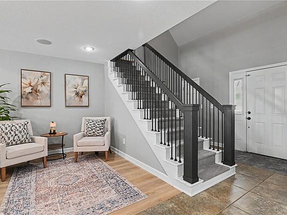 2nd image of 221 Woodbridge Ln