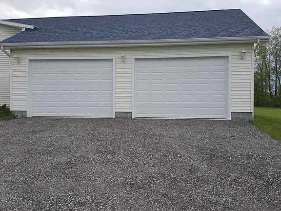 3rd image of 4440 Samantha Ln