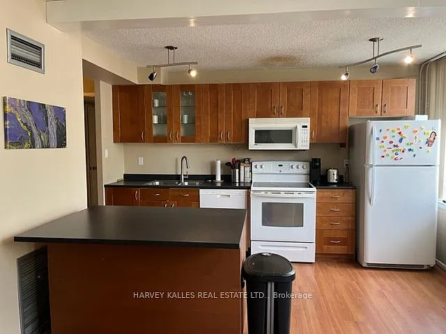 633 Bay St #1216 — Photo 3