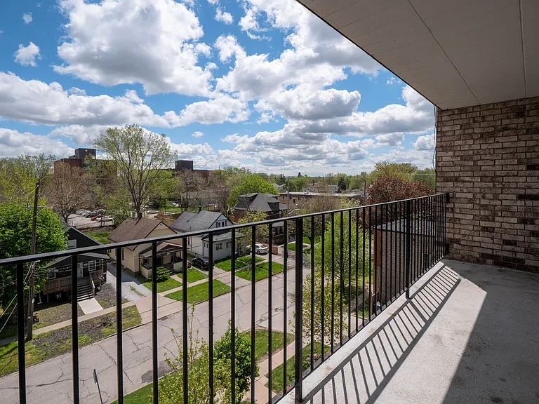 3160 Peter St — Photo 16