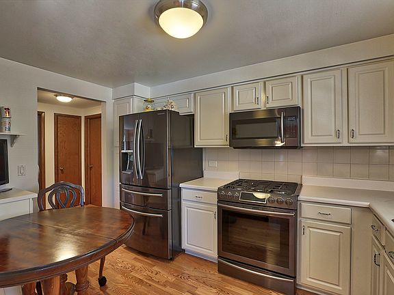 3rd image of 6551 N Harlem Ave APT 3N