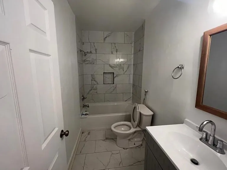 7710 Oak St — Photo 6