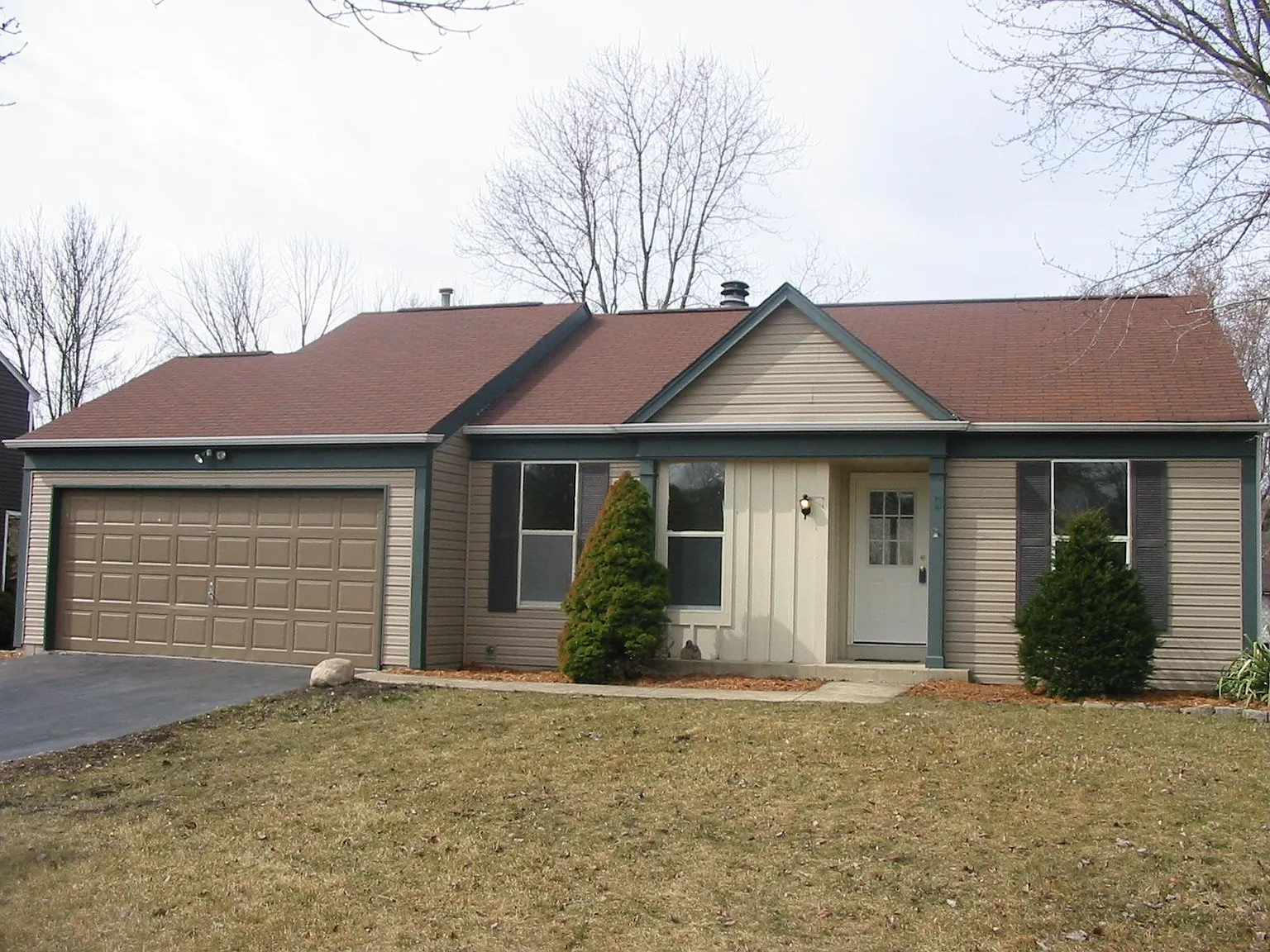 1600 Riverwood Dr photo 1
