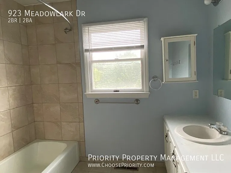 923 Meadowlark Dr — Photo 11