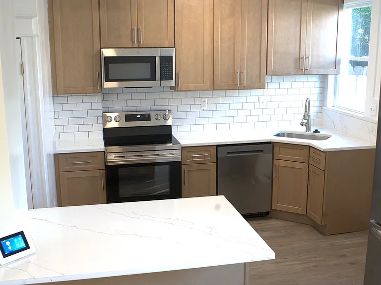 117 S Wickham Rd — Photo 43
