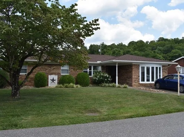 107 Fitzpatrick St, South Pt, OH 45680