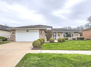 253 S Ellis Ave, Glenwood, IL 60425