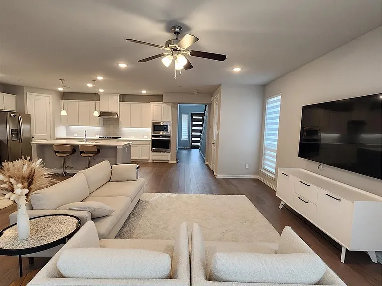 3905 Lady Bettye Dr — Photo 6