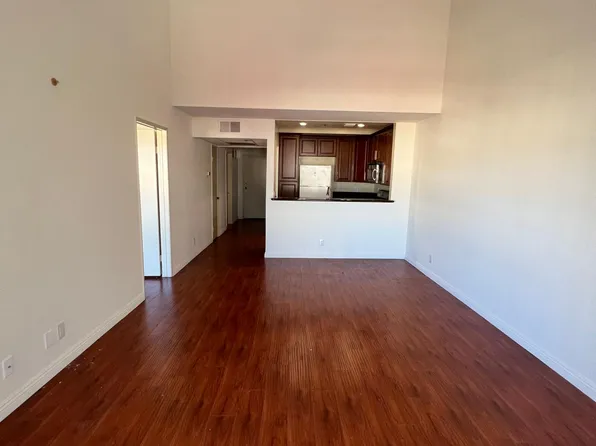 10916 Ashton Ave APT 402, Los Angeles, CA 90024