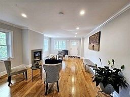 4th image of 54-54A Birchwood St