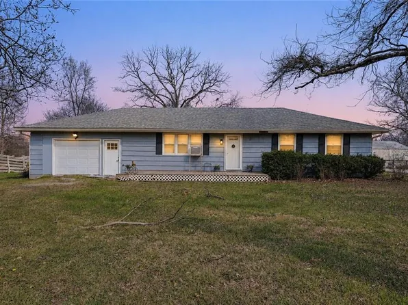 529 N 5th St, Lacygne, KS 66040