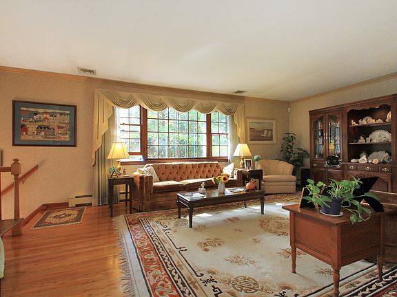 Another View of Living Rm...