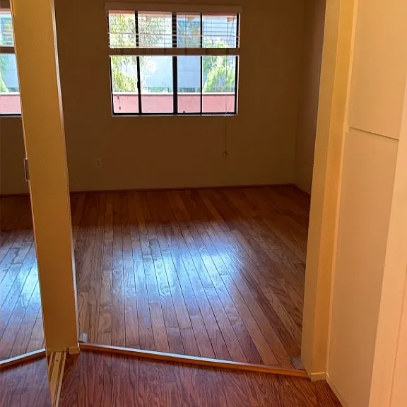 College Ave Apts. — Photo 32